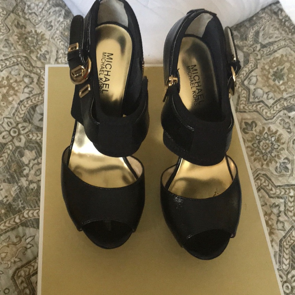 Michael Kors Morgen Platform, Black, size 7.5M - Picture 2 of 8
